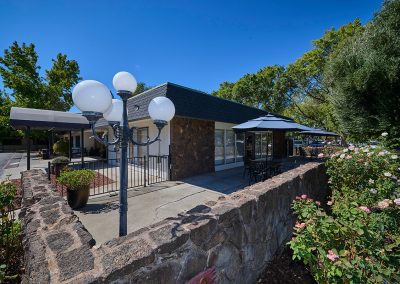 A courtyard at Courtyard Healthcare Center